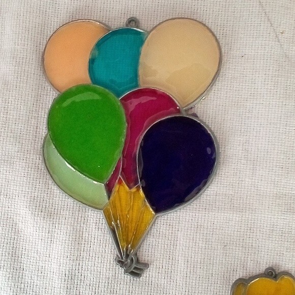 Teddy Bear Family Stained Glass Sun Catcher Rainbow Balloons - Picture 7 of 11